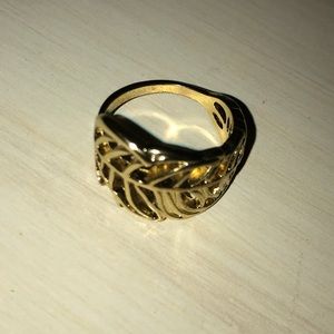 🌷Free with bundle🌷Gold leaf ring